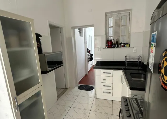 Quarto Copacabana próximo à praia e metro Rio de Janeiro